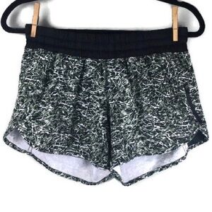 Lululemon Tracker IV Mini Ripple Desert Olive Fatigue Brief Lined 4” Shorts Sz 8